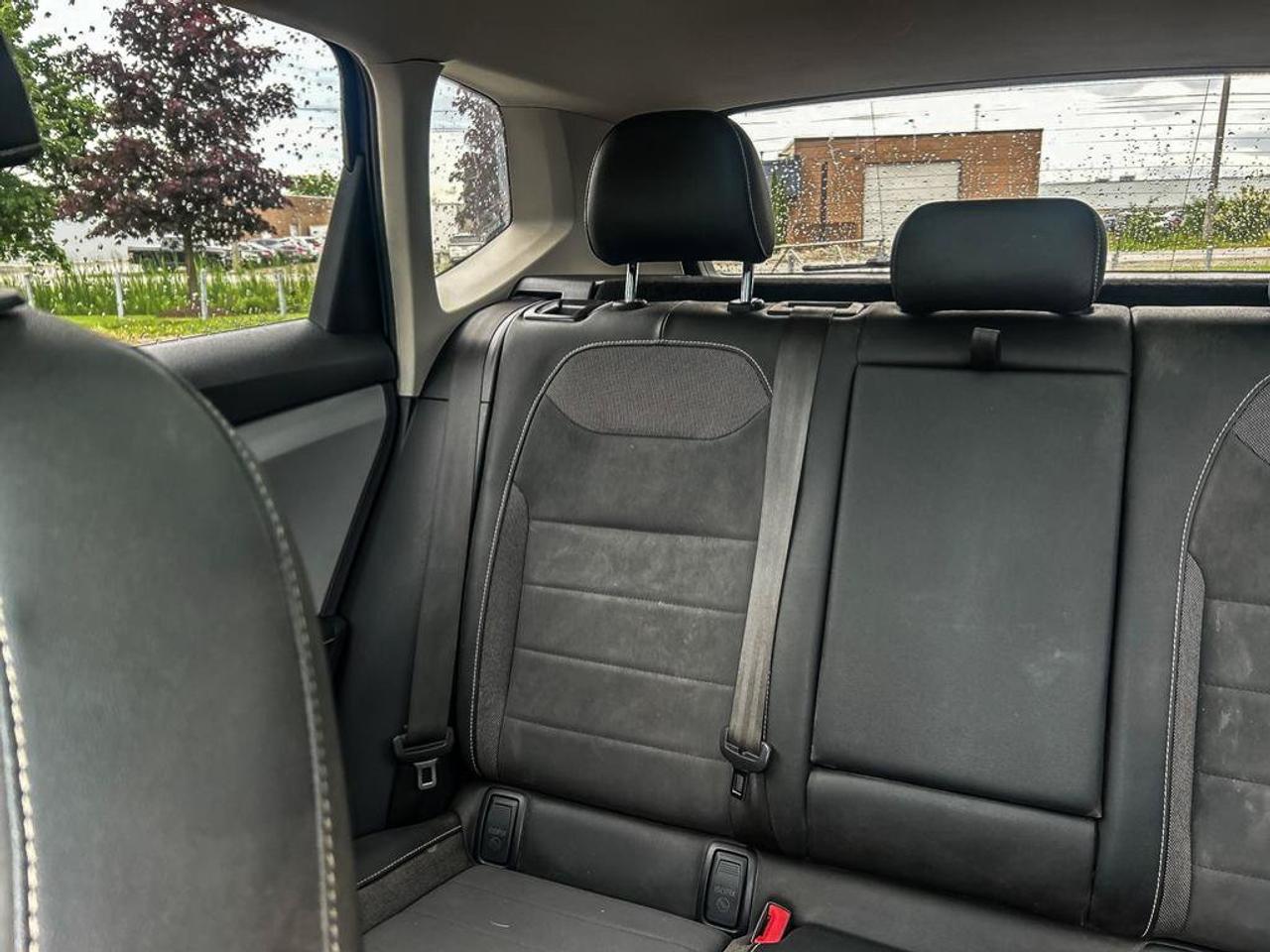 2024 Volkswagen Taos Comfortline | Clean CarFax | VW Service History | Massive Sunroof | Heated Seats & Steering Wheel | Photo