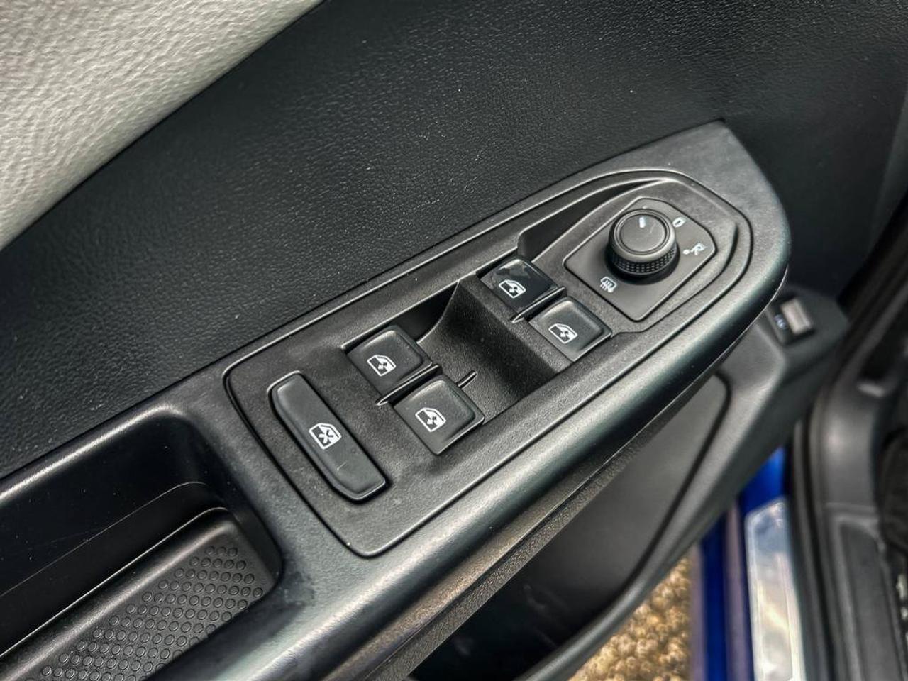 2024 Volkswagen Taos Comfortline | Clean CarFax | VW Service History | Massive Sunroof | Heated Seats & Steering Wheel | Photo