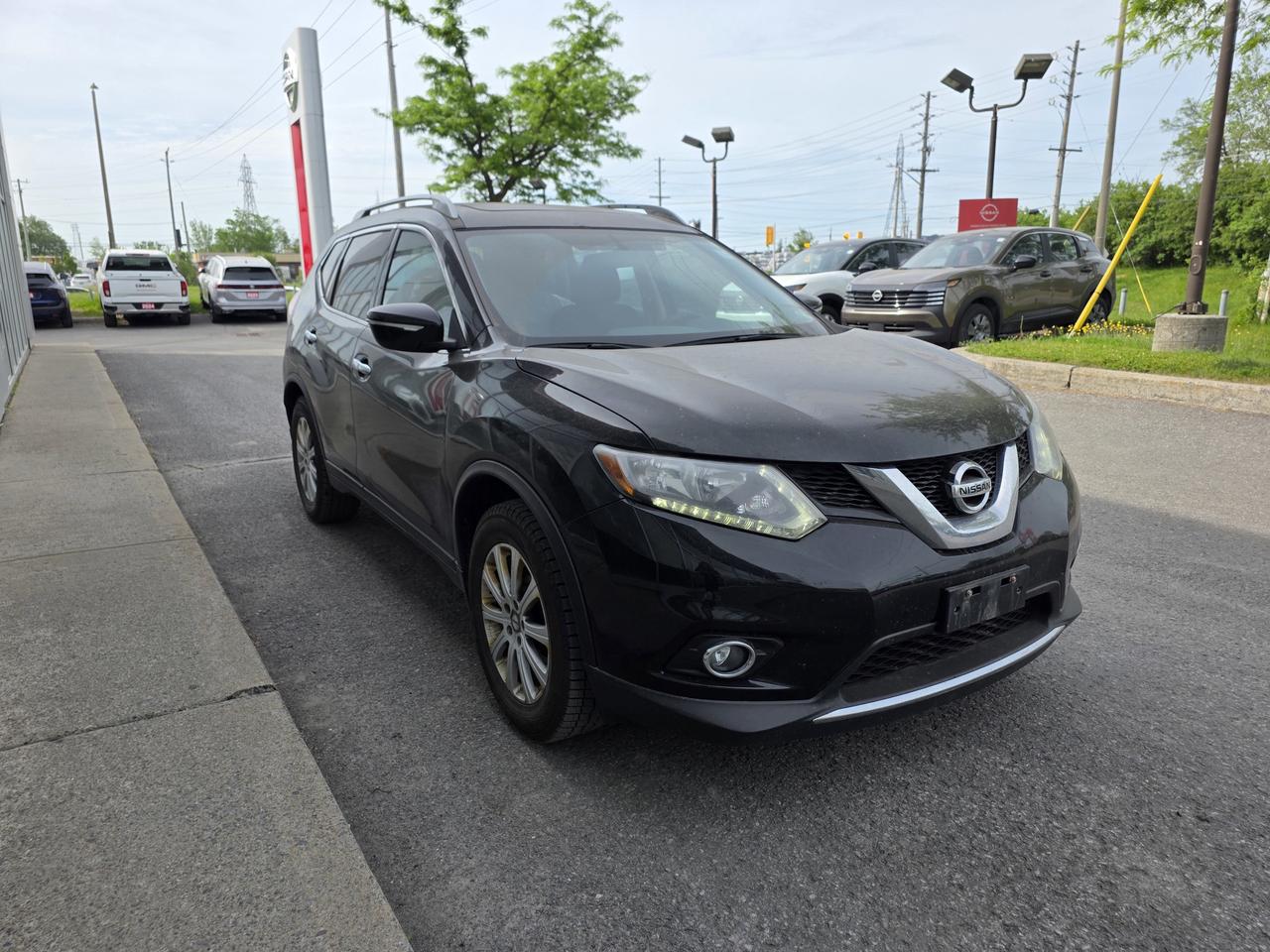 2014 Nissan Rogue SV | Divide N Hide Adjustable Floor |  Back-Up Camera | Bluetooth | Photo