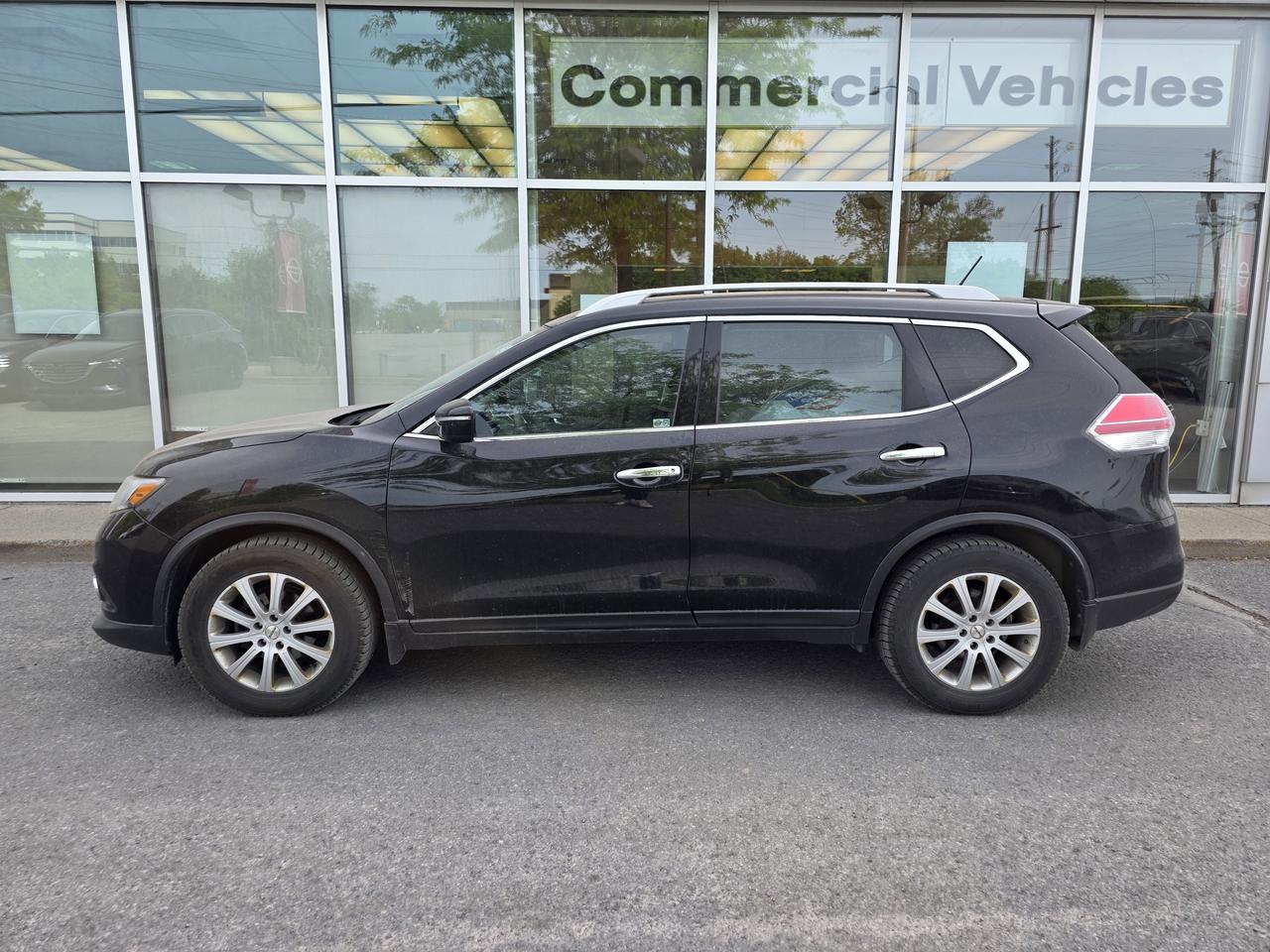 2014 Nissan Rogue SV | Divide N Hide Adjustable Floor |  Back-Up Camera | Bluetooth | Photo