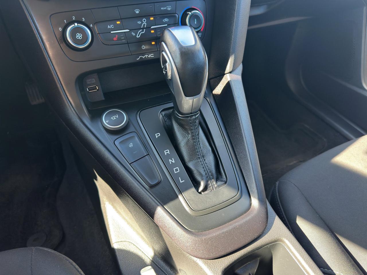 2015 Ford Focus SEL | Reverse Cam | Heated Seats Photo