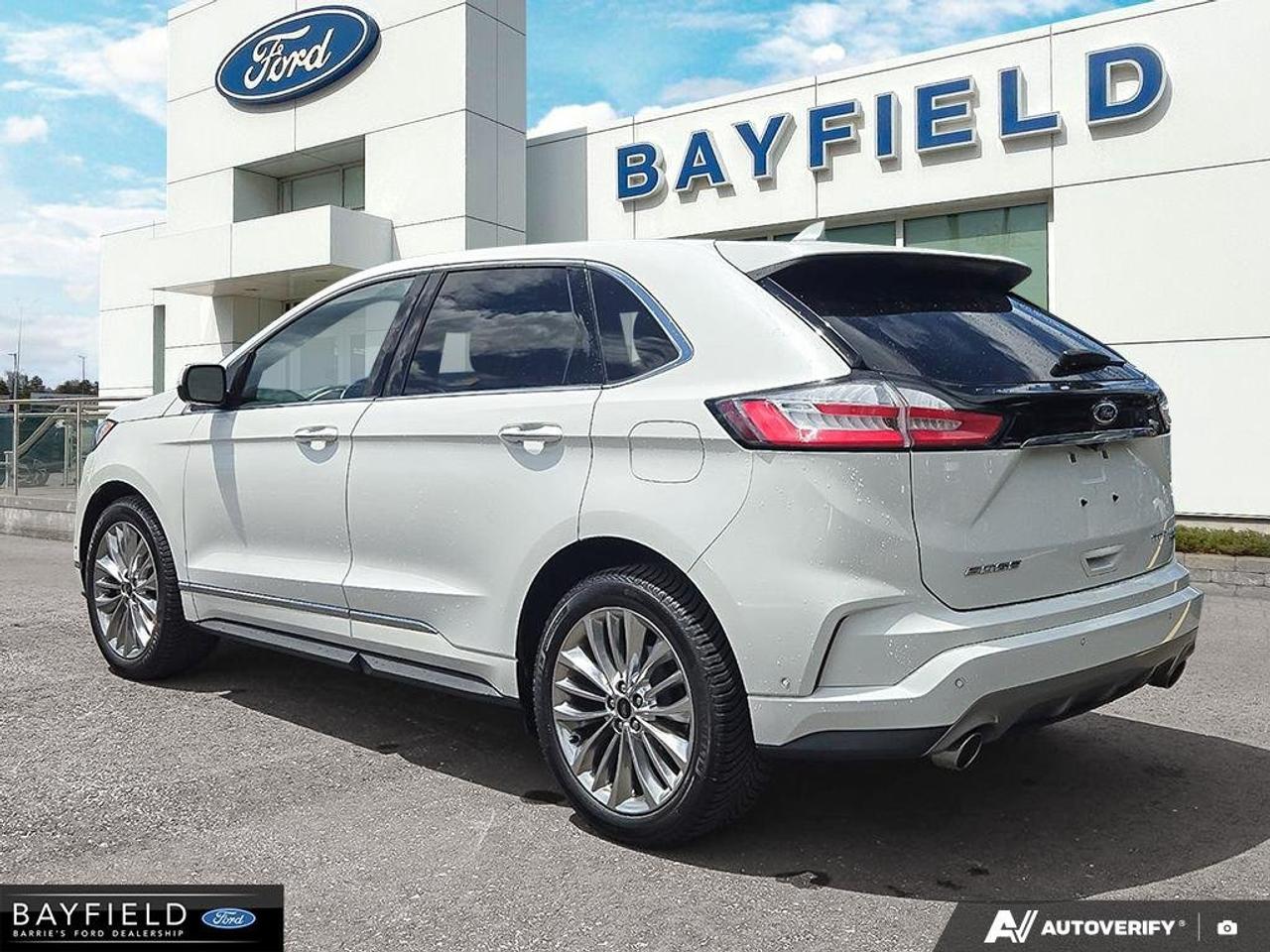 2020 Ford Edge Titanium Photo3