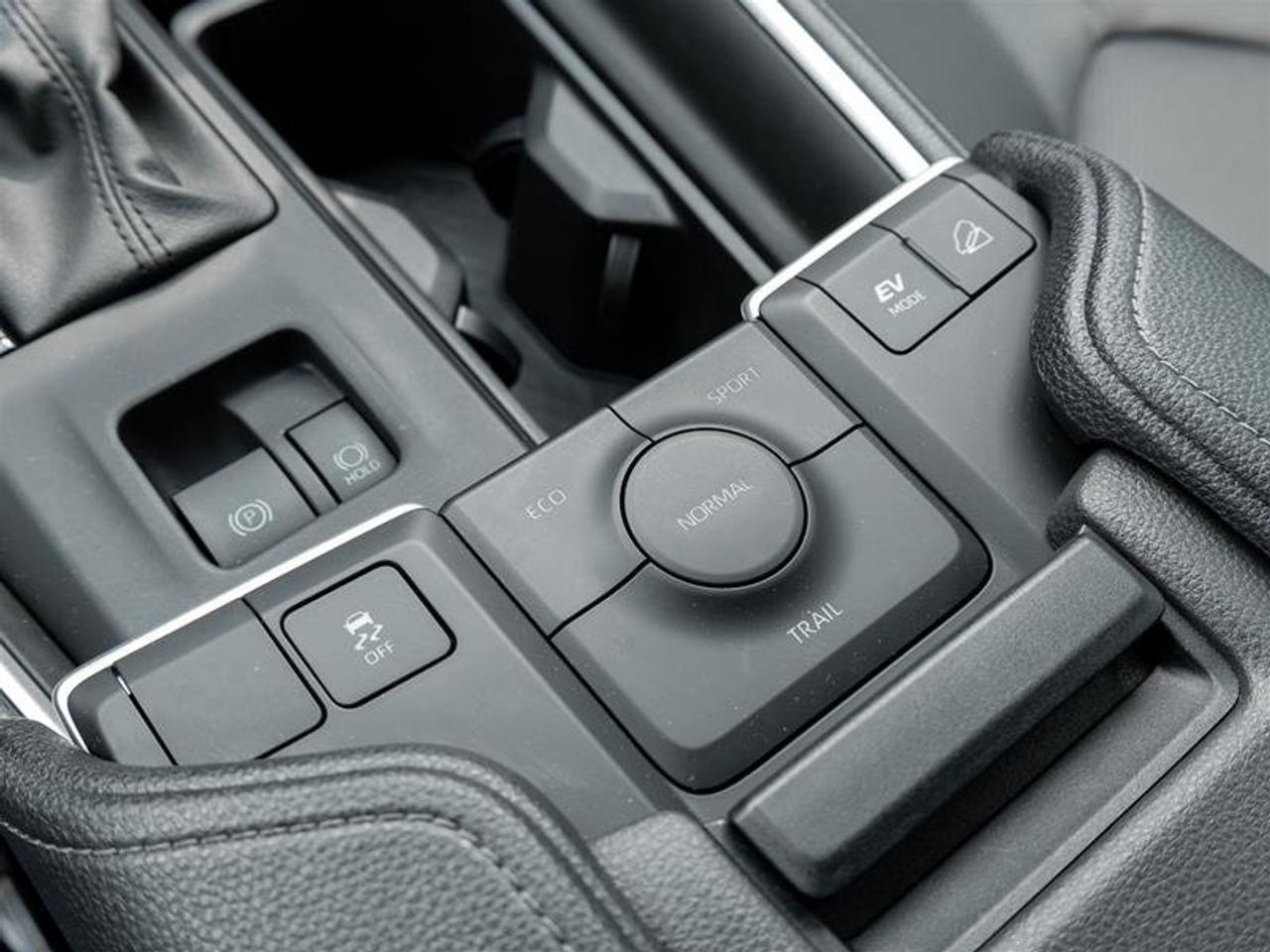 2026 Toyota Grand Highlander Hyb rid XLE AW Sunroof | Backup Cam | Heated Seats | Wireless Charging | XLE Photo