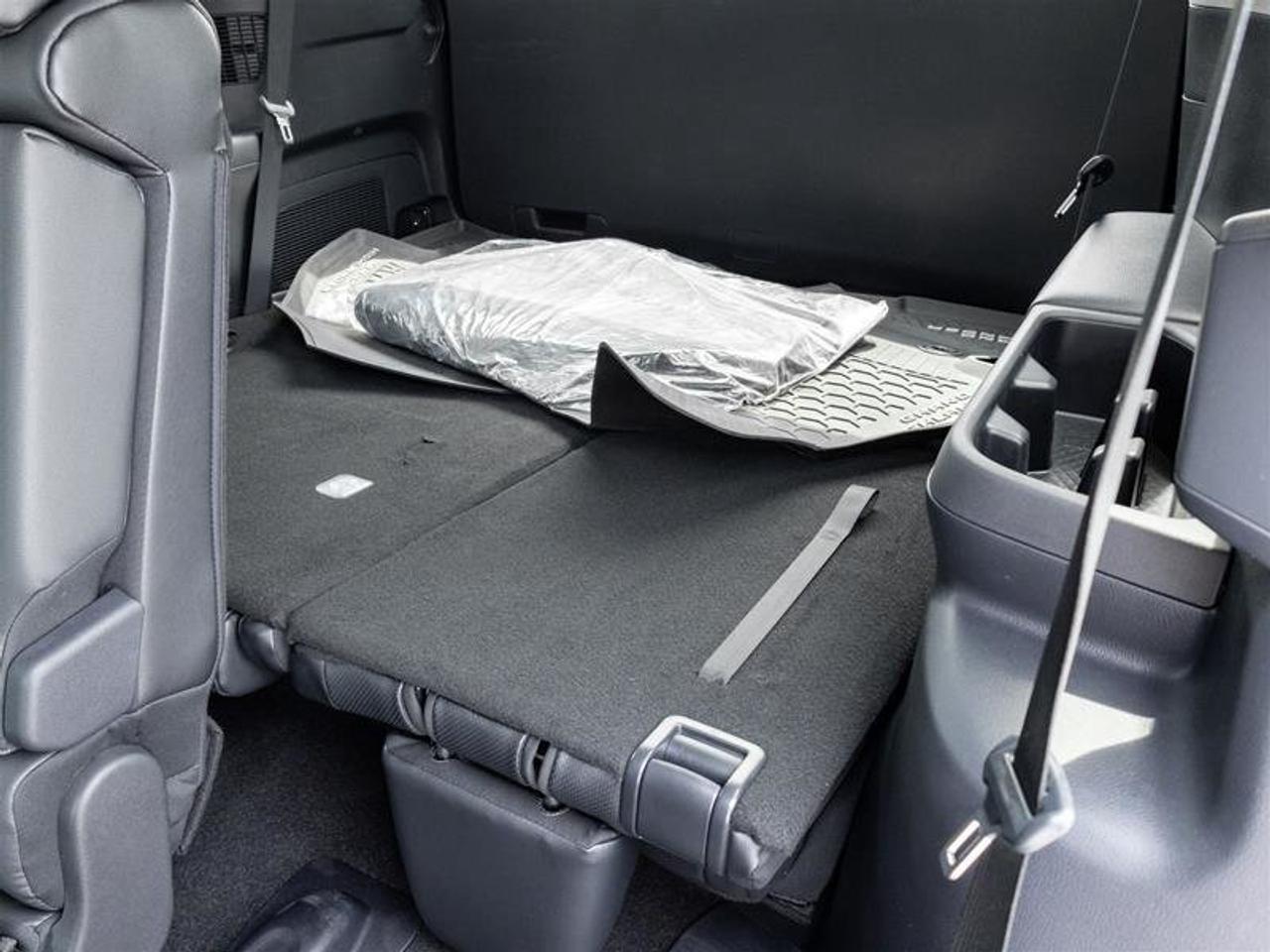 2026 Toyota Grand Highlander Hyb rid XLE AW Sunroof | Backup Cam | Heated Seats | Wireless Charging | XLE Photo