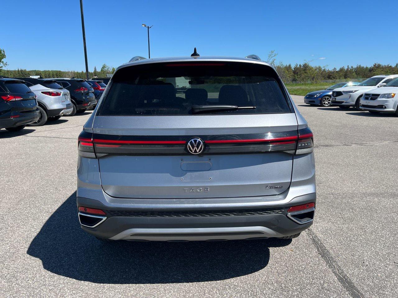 2025 Volkswagen Taos Comfortline 4Motion Photo