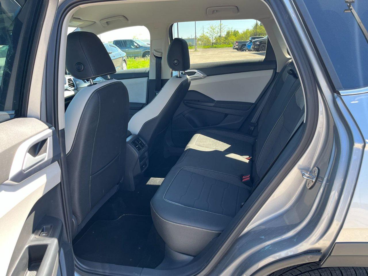 2025 Volkswagen Taos Comfortline 4Motion Photo