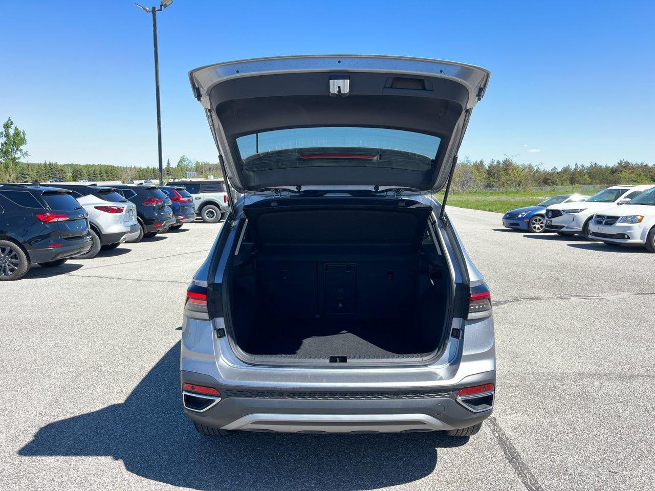 2025 Volkswagen Taos Comfortline 4Motion Photo