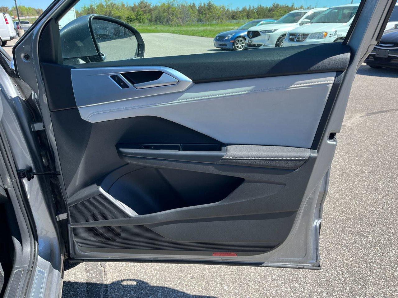 2025 Volkswagen Taos Comfortline 4Motion Photo