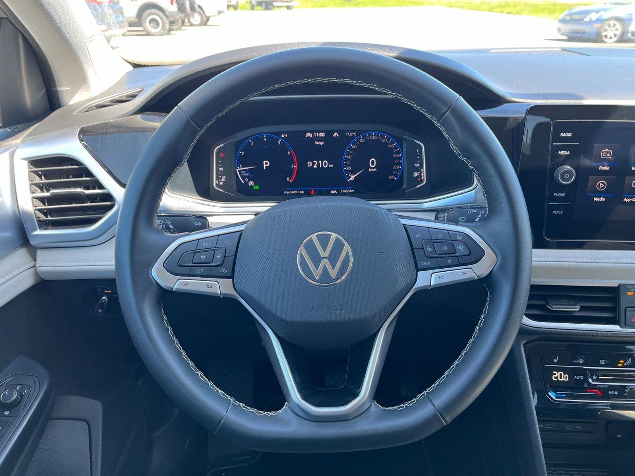 2025 Volkswagen Taos Comfortline 4Motion Photo