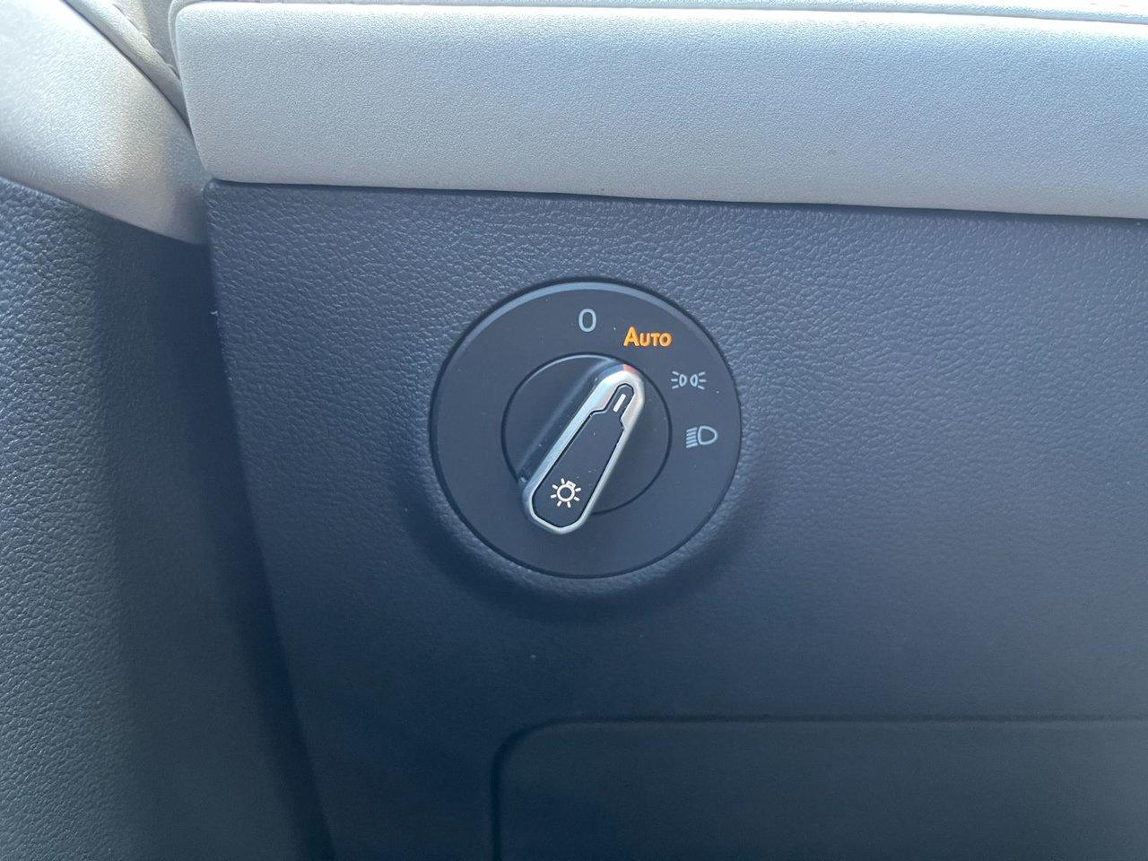 2025 Volkswagen Taos Comfortline 4Motion Photo