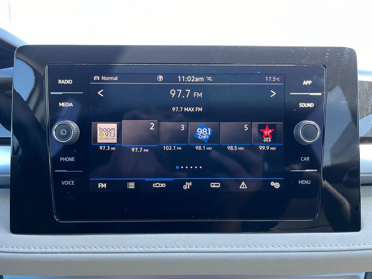 2025 Volkswagen Taos Comfortline 4Motion Photo