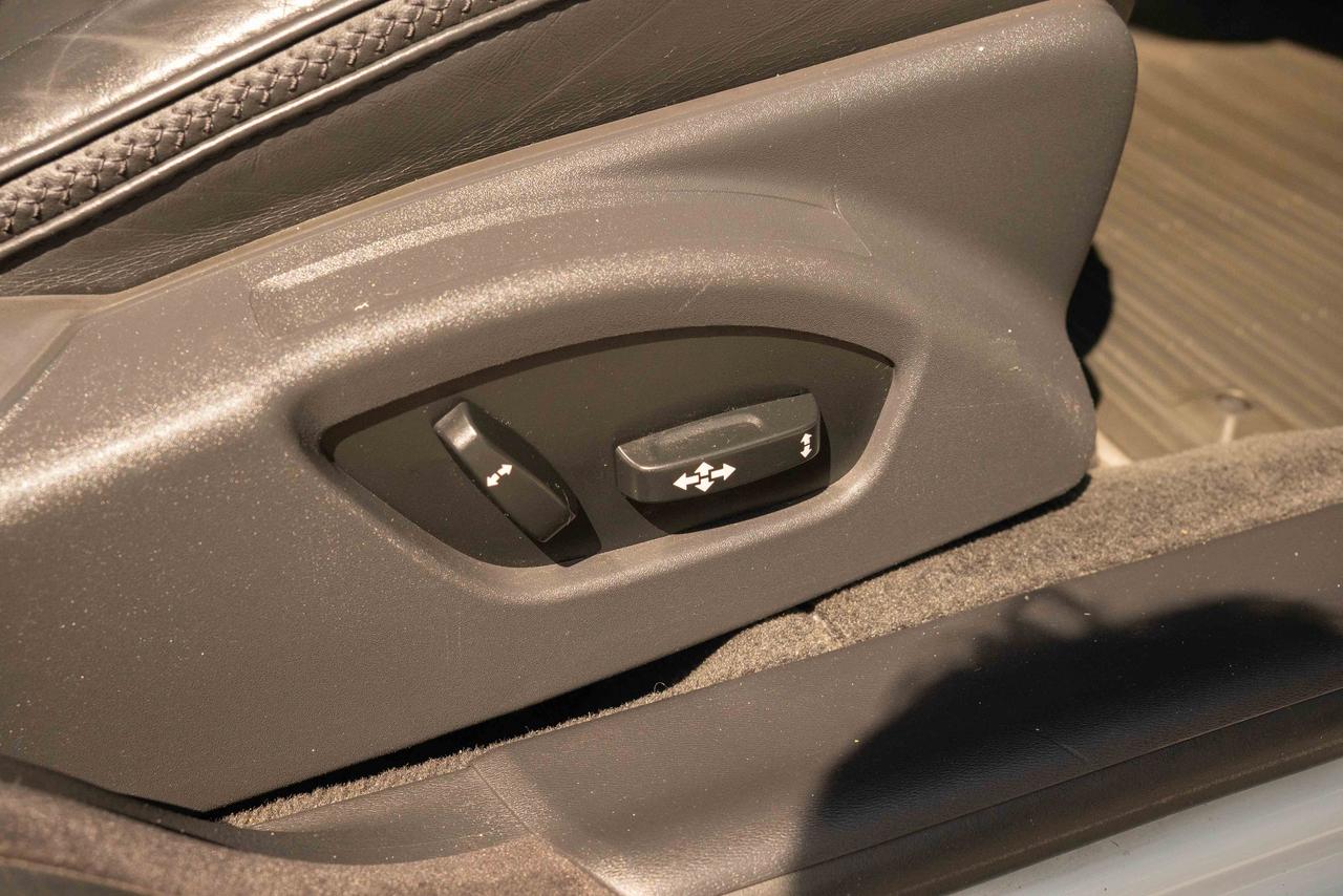 2011 Volvo XC70 3.2L AWD WAGON Photo
