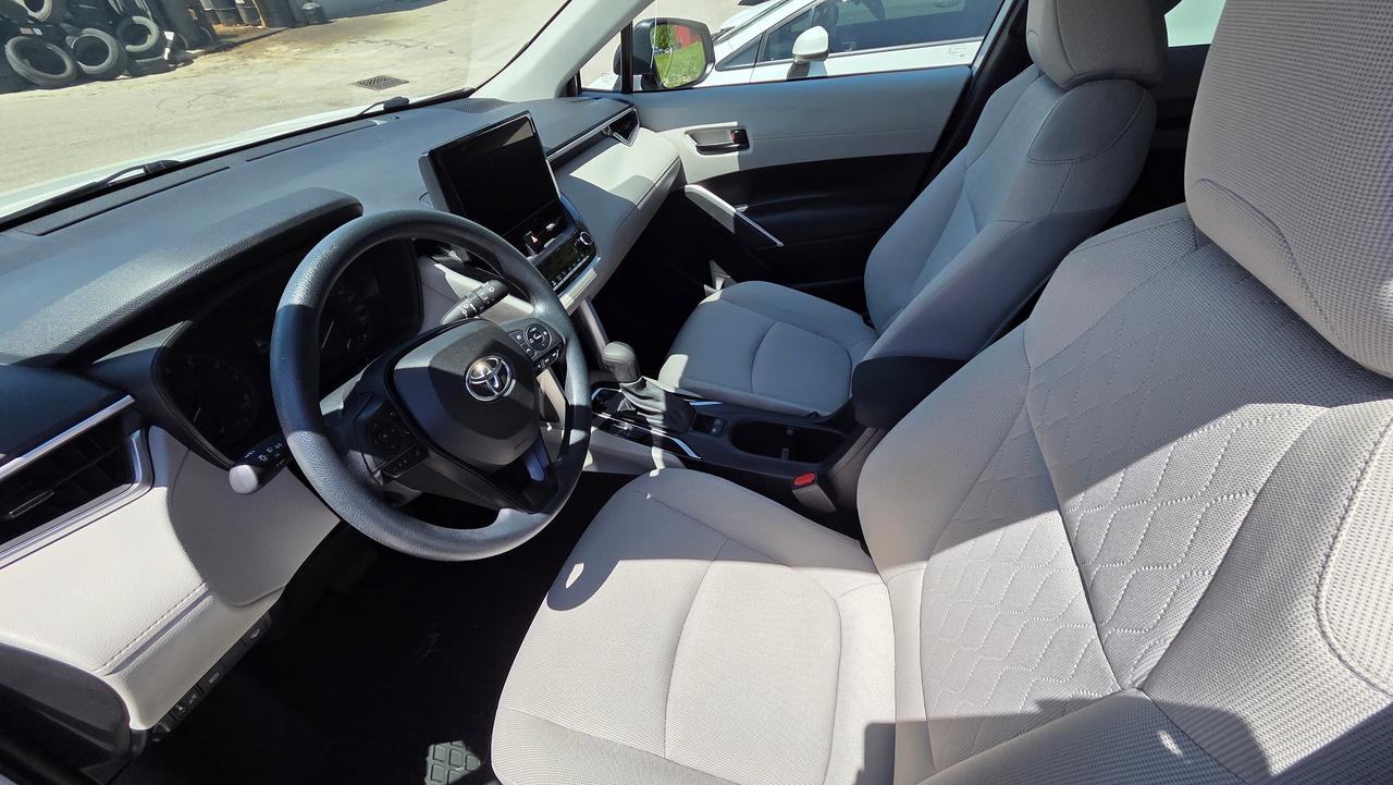 2023 Toyota Corolla Cross L Photo