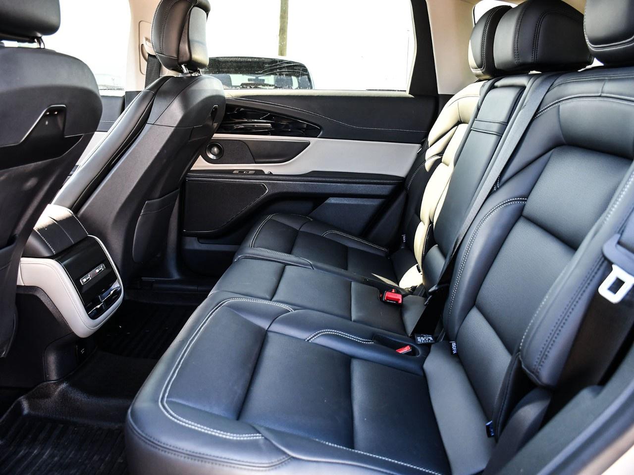 2025 Lincoln Nautilus Premiere AWD Photo