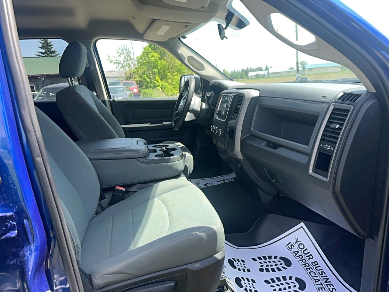 2017 RAM 1500 ST Photo4
