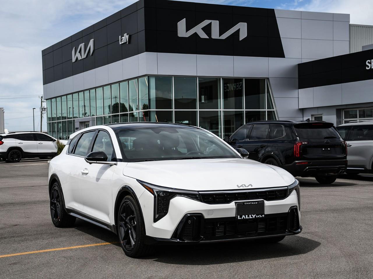 2026 Kia K4 GT-Line Turbo Limited w/Red Interior 2026 Kia K4 Hatchback – GT-Line Turbo Photo