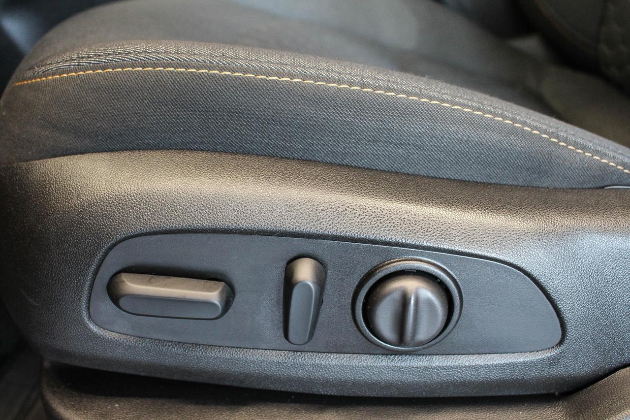 2018 Chevrolet Equinox 1LT AWD - HEATED FRONT SEATS - CLOTH UPHOLSTERY Photo
