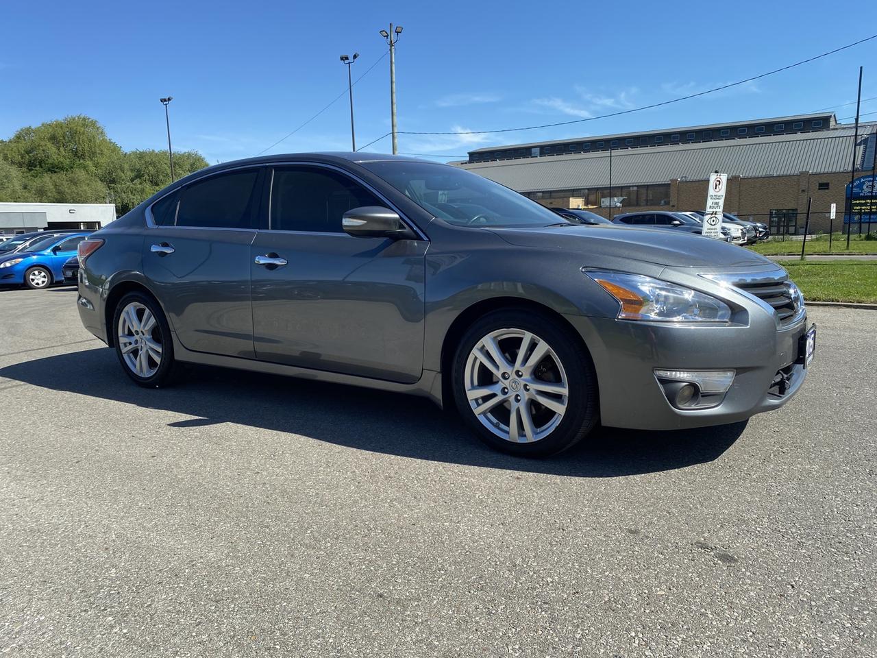 2015 Nissan Altima 3.5 SL - Photo #4