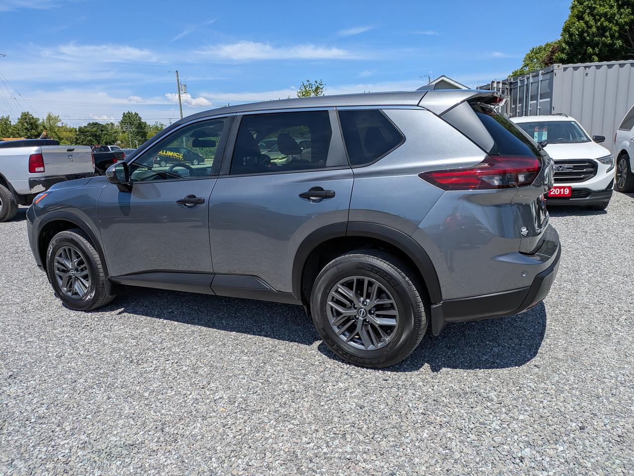 2024 Nissan Rogue AWD S Photo2