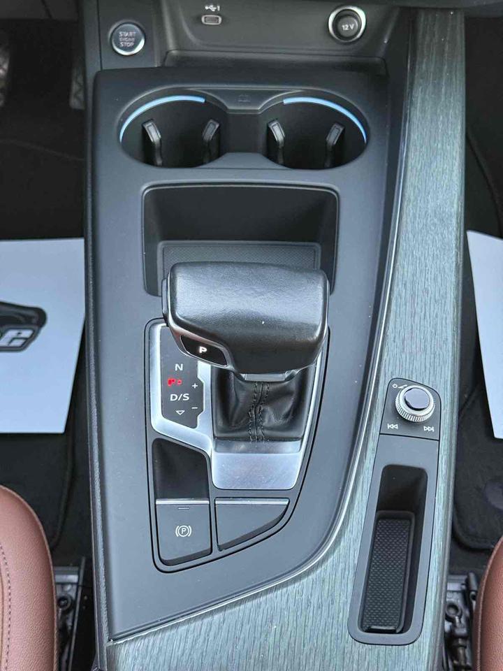 2022 Audi A4 Prestige Photo