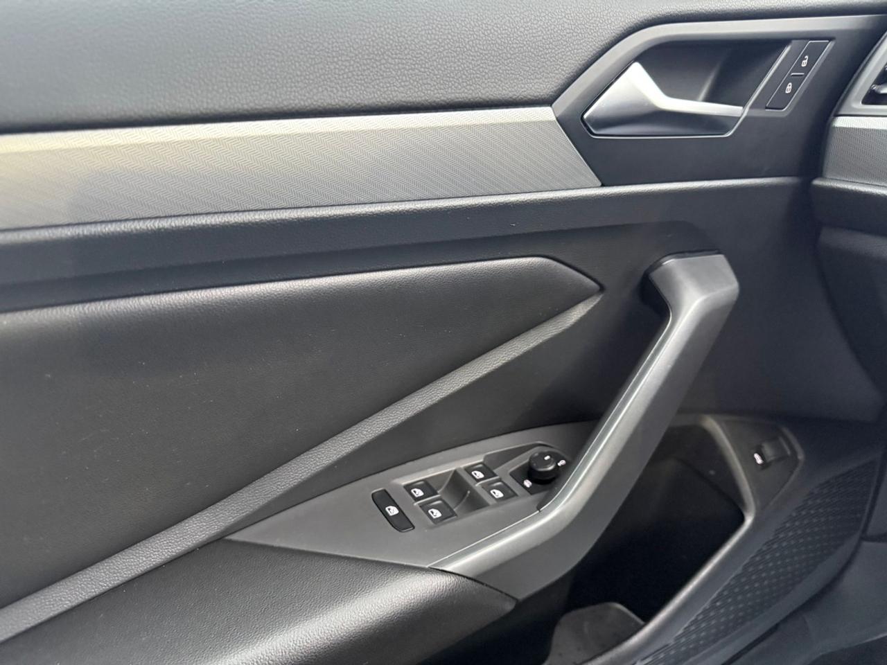 2019 Volkswagen Jetta SE Photo