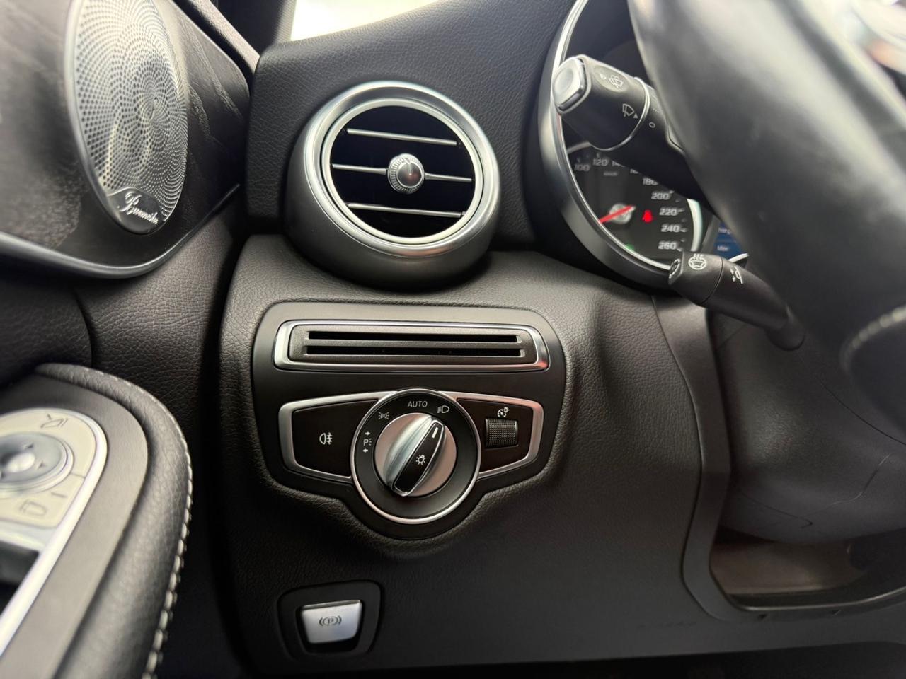 2019 Mercedes-Benz C-Class C300 Photo