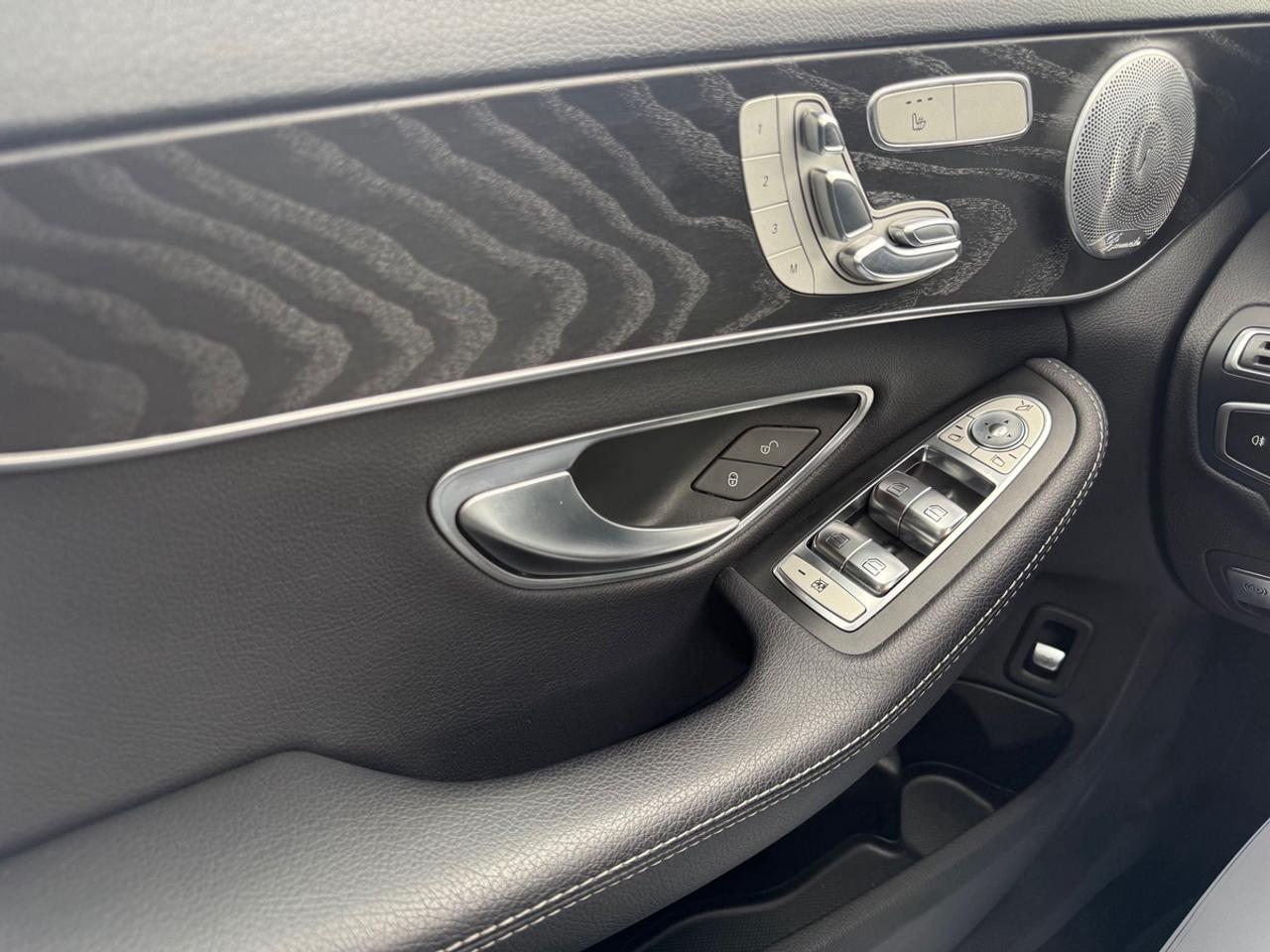 2019 Mercedes-Benz C-Class C300 Photo