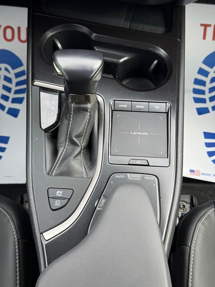 2021 Lexus UX 250H BASE Photo