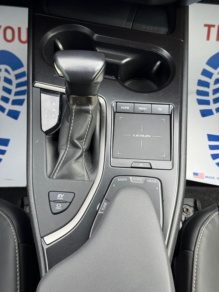 2021 Lexus UX 250H BASE Photo