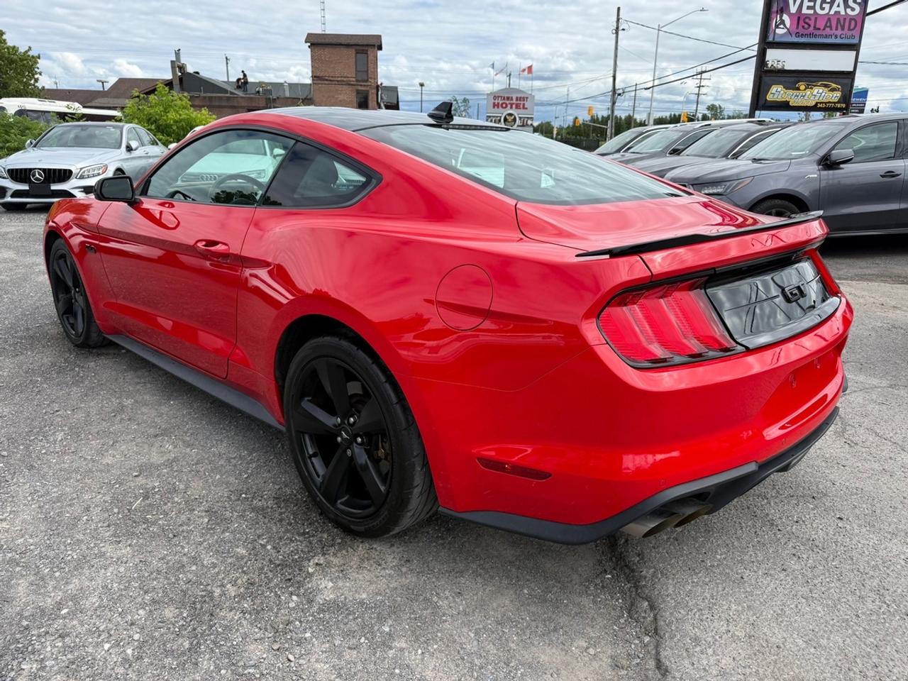 2022 Ford Mustang GT Premium Photo3