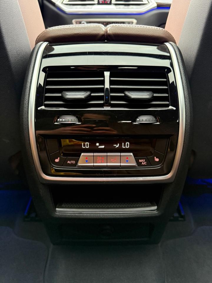 2021 BMW X6 xDrive40i Photo