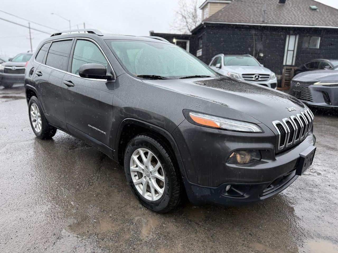 2016 Jeep Cherokee Latitude Photo
