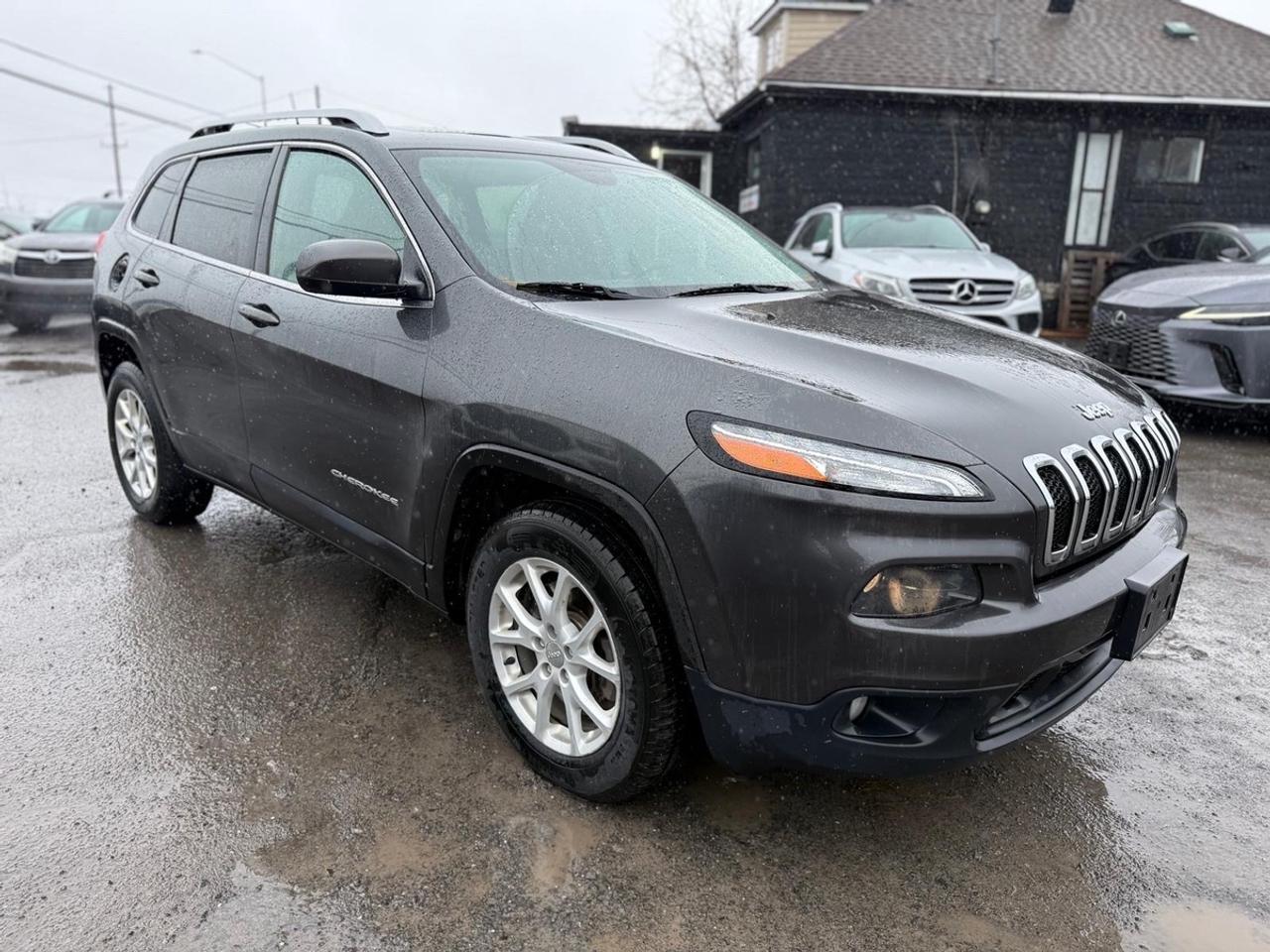 2016 Jeep Cherokee Latitude Photo