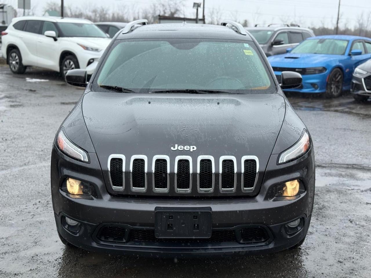 2016 Jeep Cherokee Latitude Photo