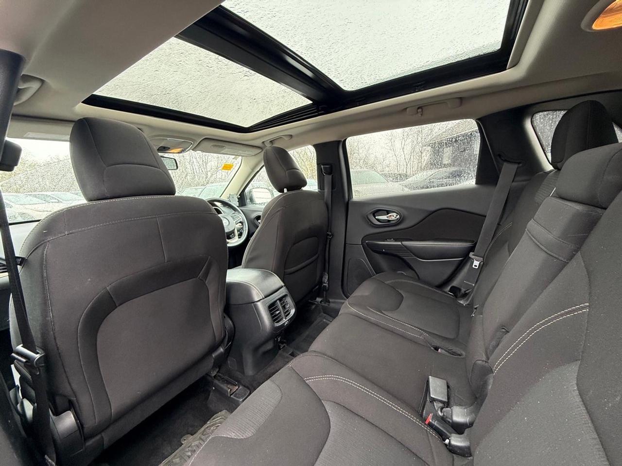 2016 Jeep Cherokee Latitude Photo