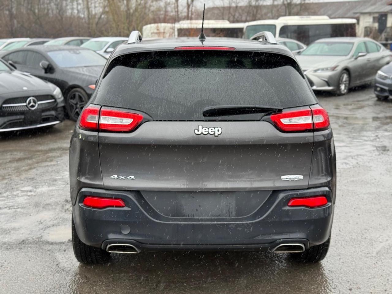 2016 Jeep Cherokee Latitude Photo