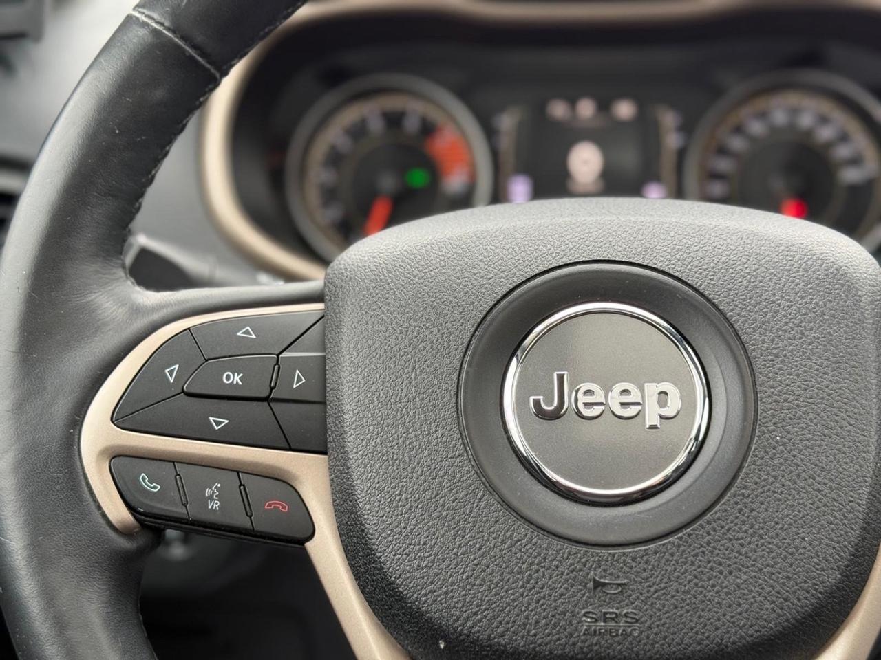 2016 Jeep Cherokee Latitude Photo