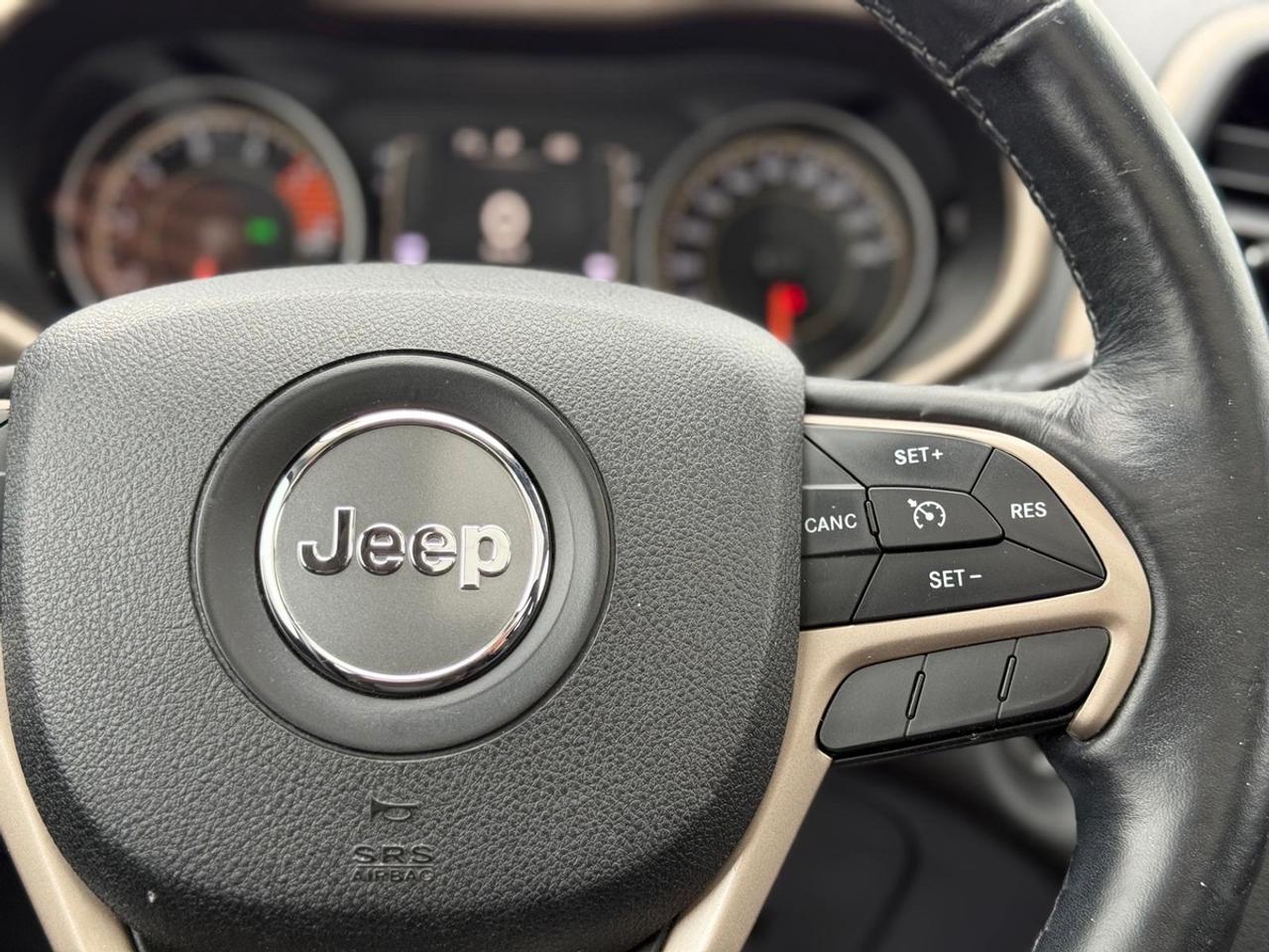 2016 Jeep Cherokee Latitude Photo