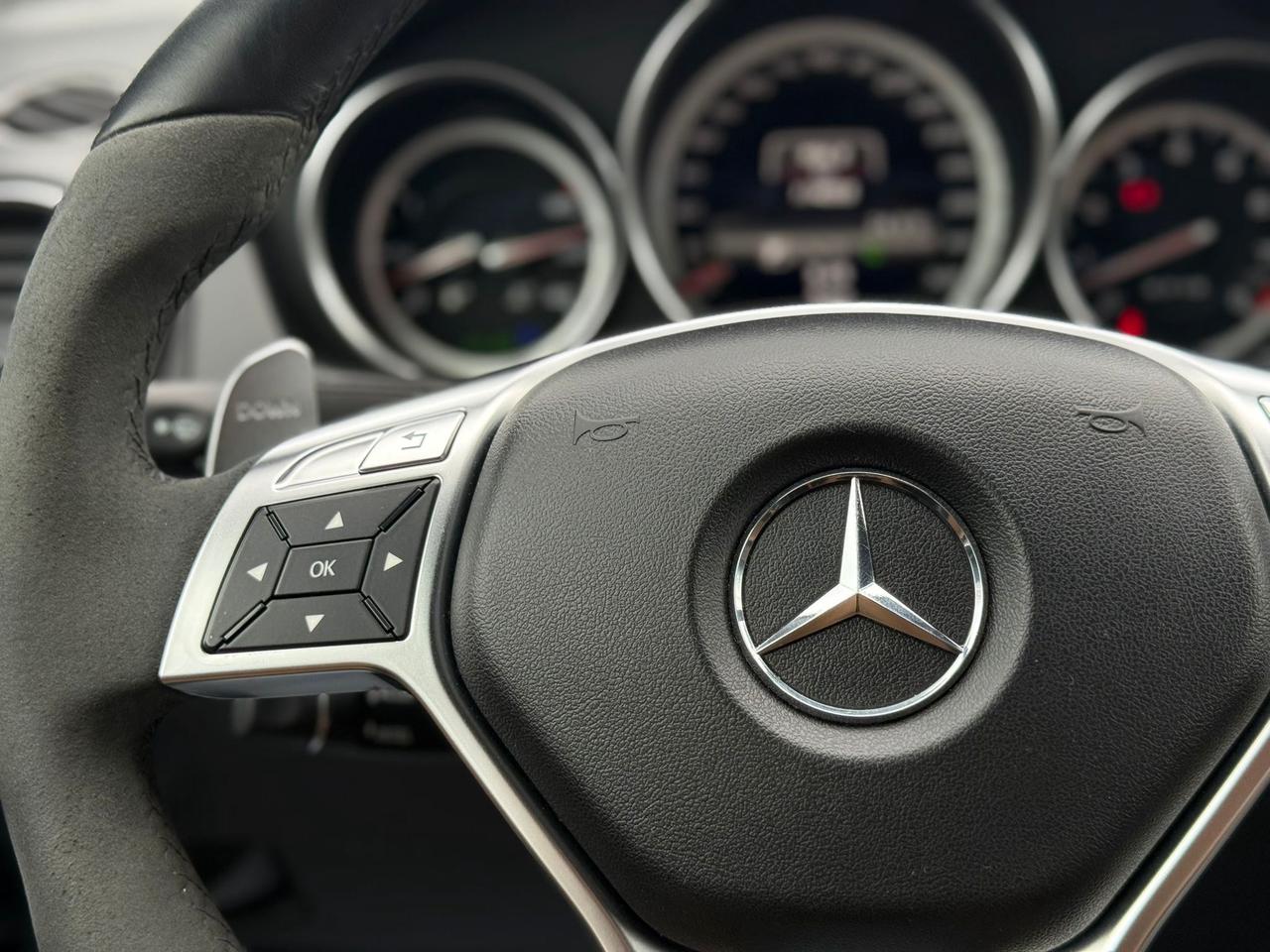 2013 Mercedes-Benz C-Class AMG C63 Sport Photo