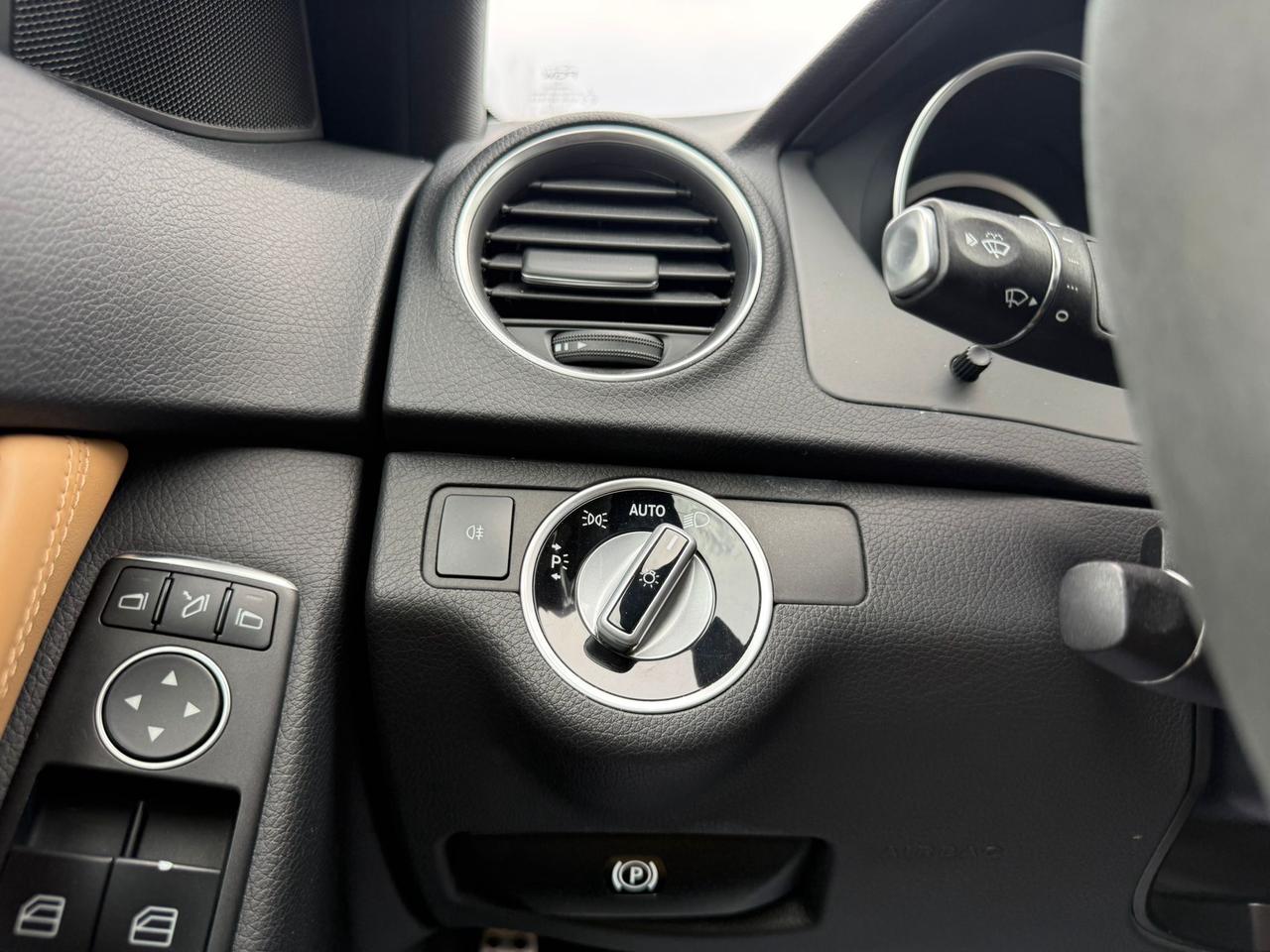 2013 Mercedes-Benz C-Class AMG C63 Sport Photo