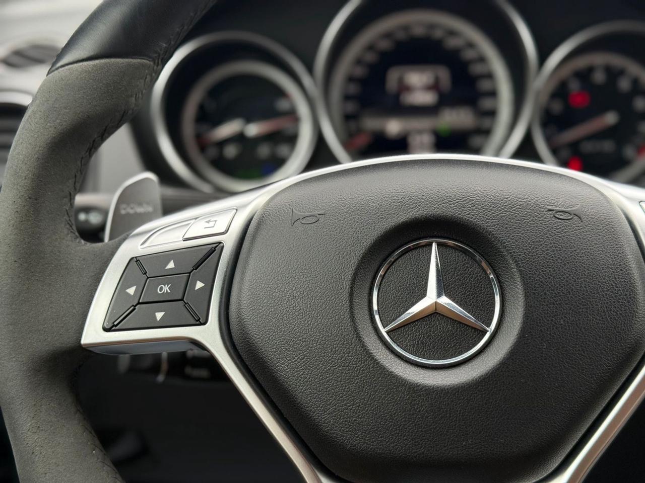 2013 Mercedes-Benz C-Class AMG C63 Sport Photo