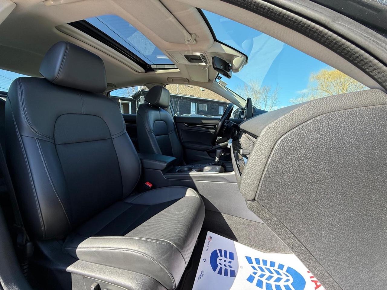 2022 Honda Civic Touring Photo