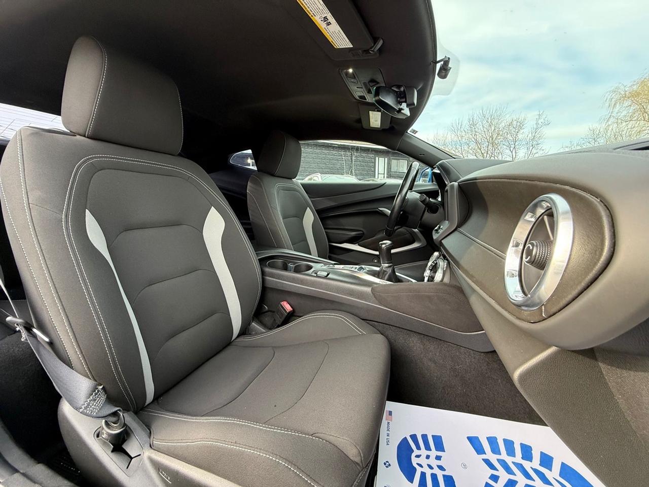 2017 Chevrolet Camaro 1LT Photo