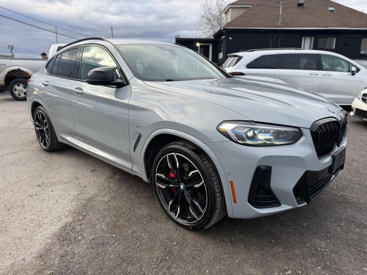 2022 BMW X4 M40i Photo2