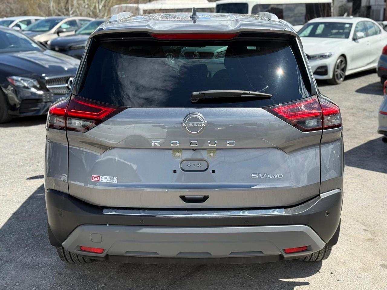 2023 Nissan Rogue SV Photo