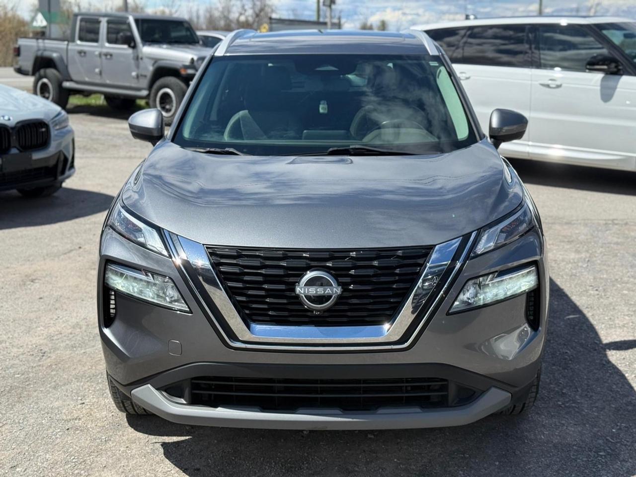 2023 Nissan Rogue SV Photo