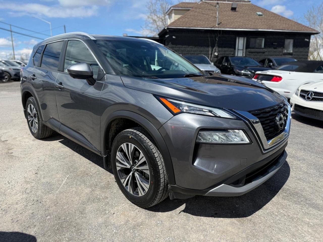 2023 Nissan Rogue SV Photo