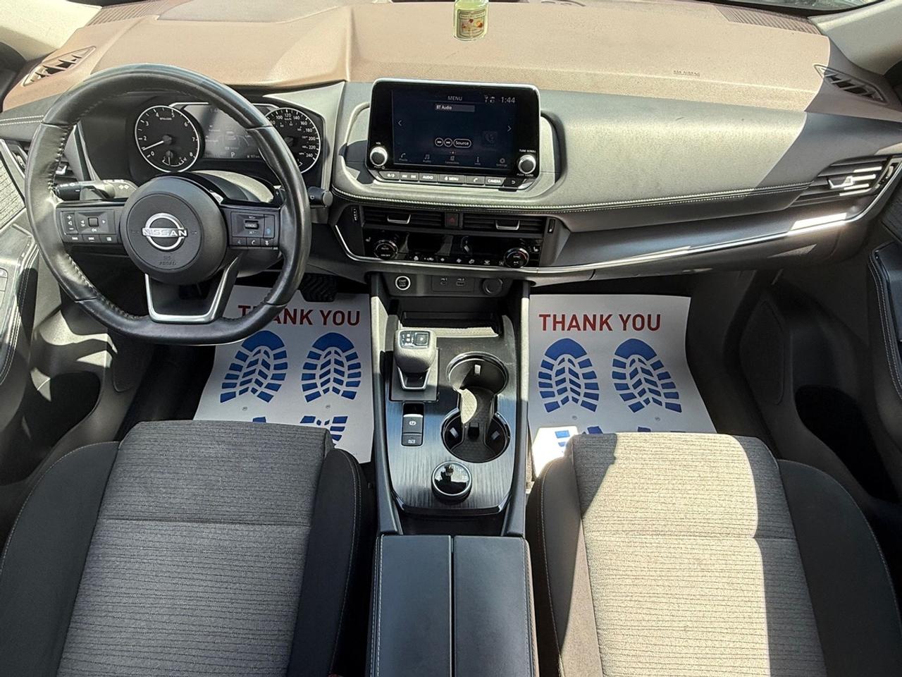 2023 Nissan Rogue SV Photo