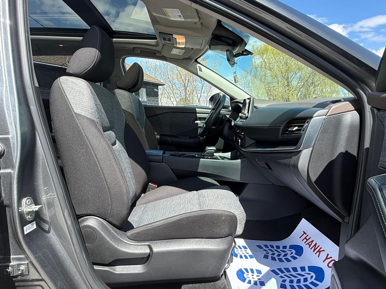 2023 Nissan Rogue SV Photo