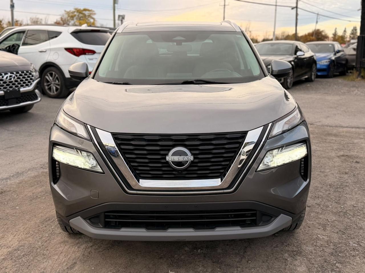 2023 Nissan Rogue SV Photo